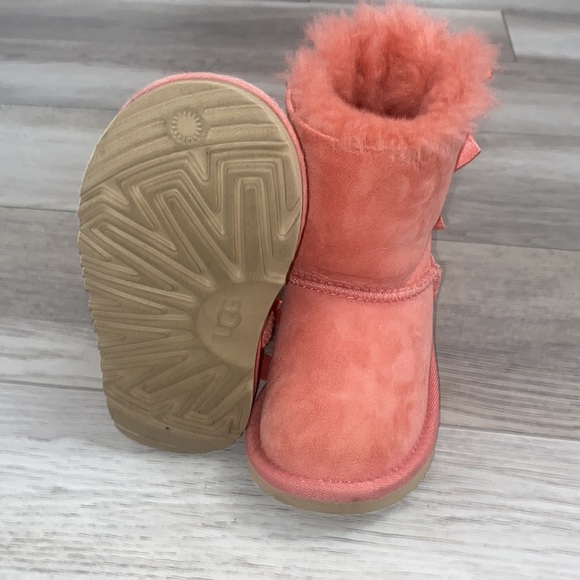 Ugg Bailey Bow ll Girls Size 7 Pink Suede Sheepskin Water Resistant Boots - Picture 5 of 5